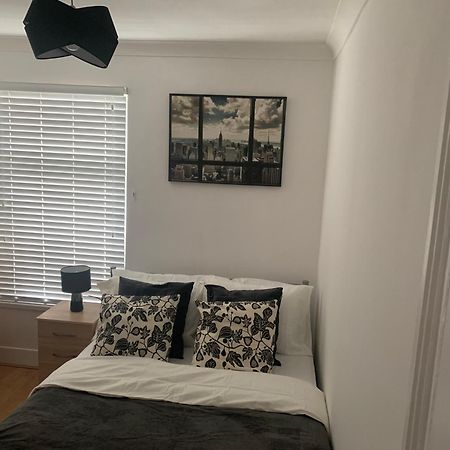 Central Stratford Cozy Double Room London Bagian luar foto