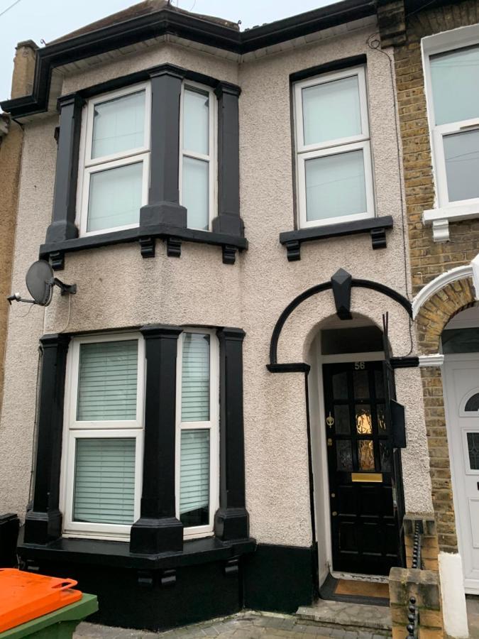Central Stratford Cozy Double Room London Bagian luar foto