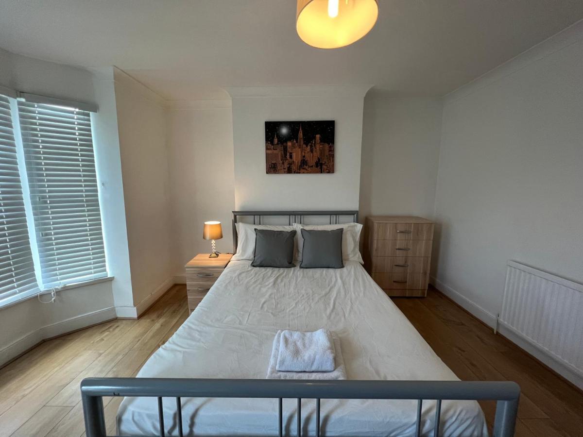 Central Stratford Cozy Double Room London Bagian luar foto
