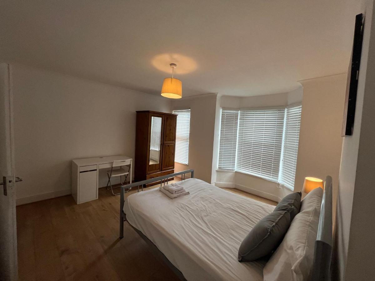 Central Stratford Cozy Double Room London Bagian luar foto