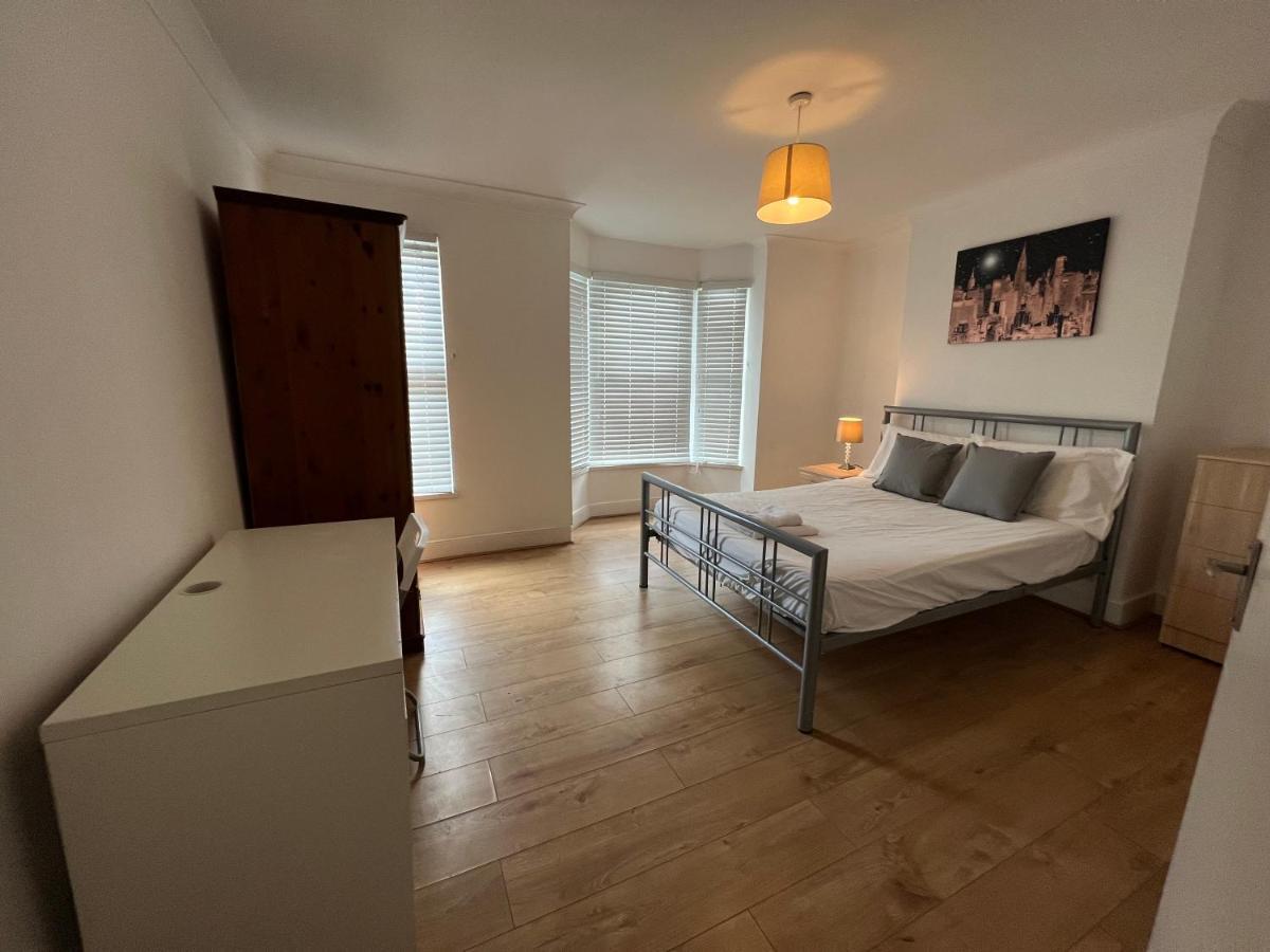 Central Stratford Cozy Double Room London Bagian luar foto
