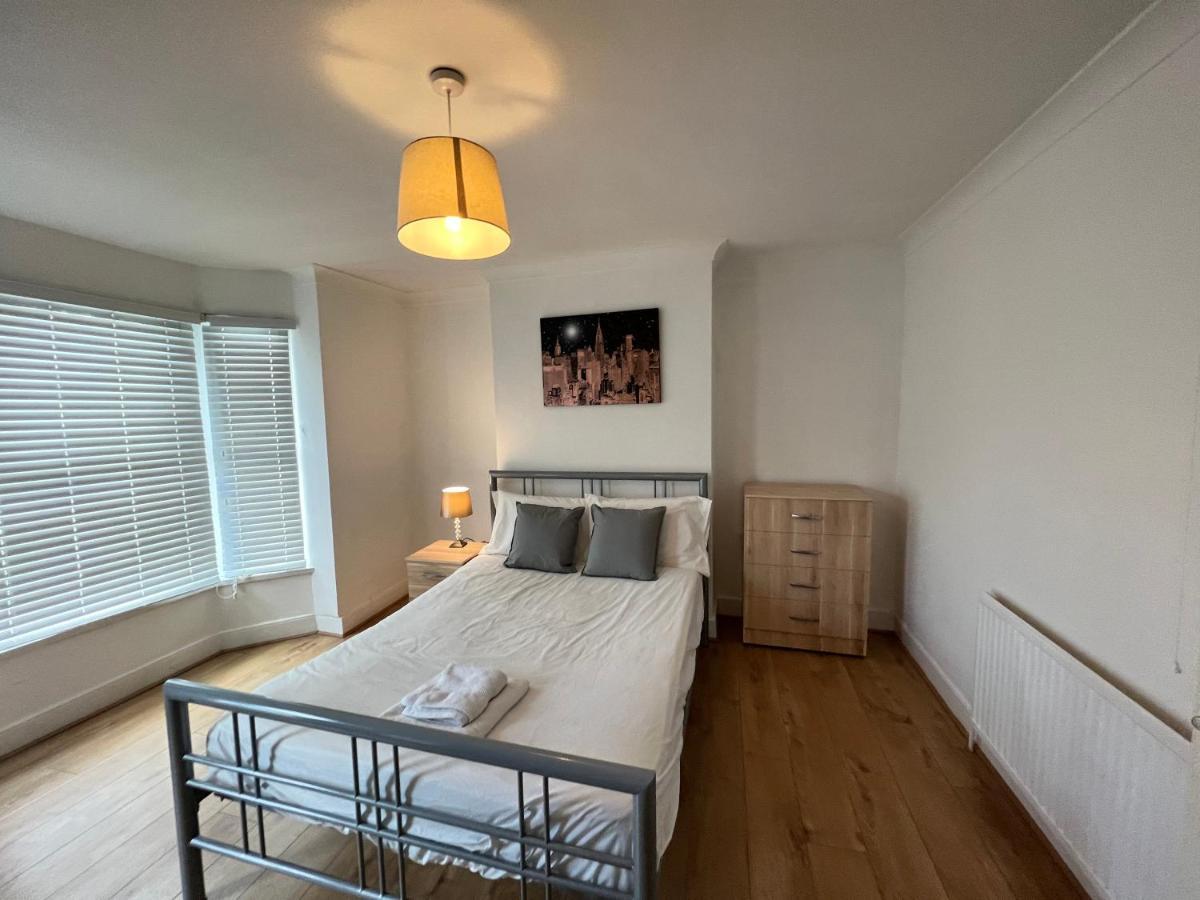 Central Stratford Cozy Double Room London Bagian luar foto