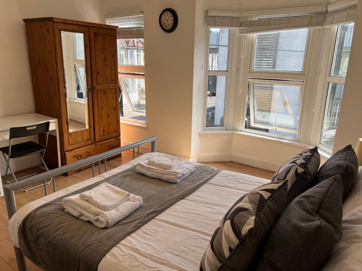 Central Stratford Cozy Double Room London Bagian luar foto