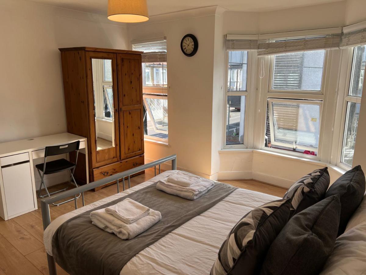 Central Stratford Cozy Double Room London Bagian luar foto