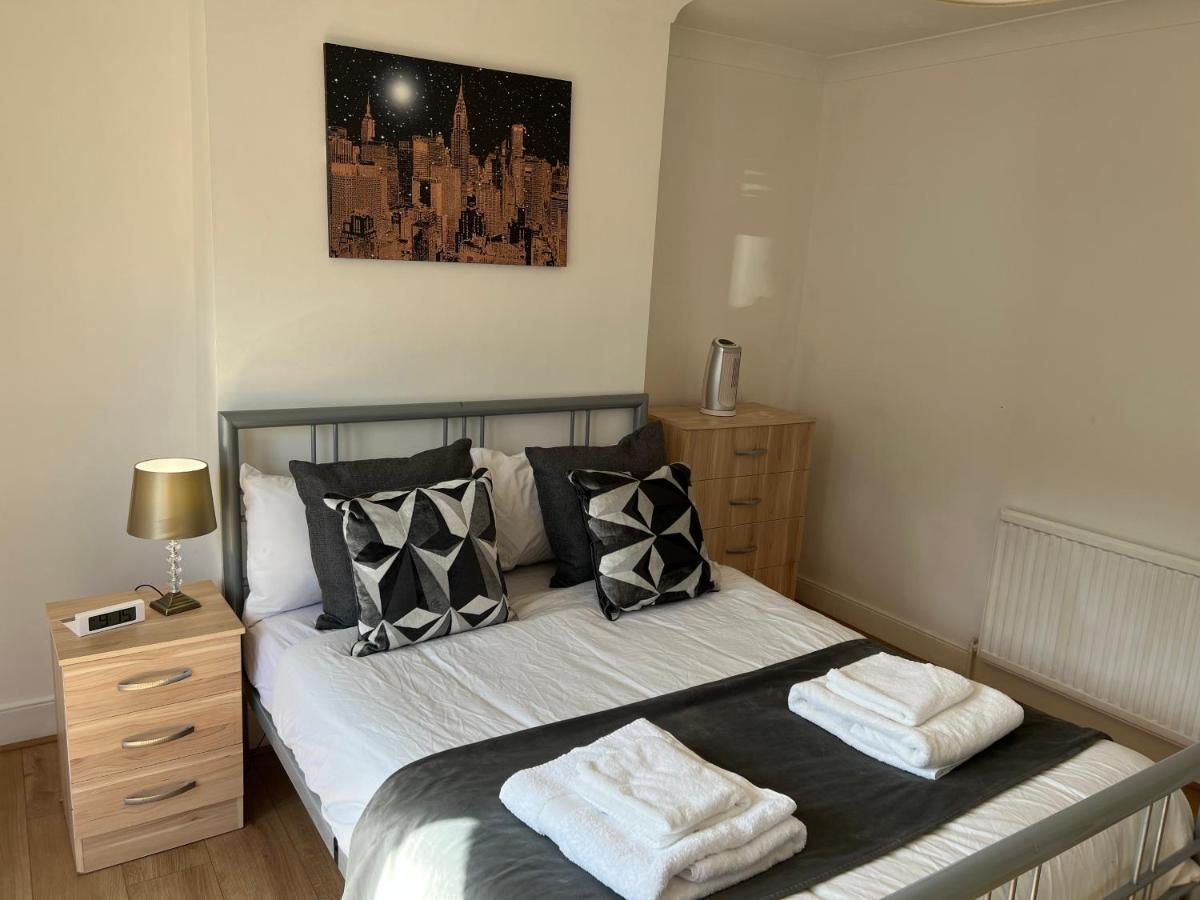 Central Stratford Cozy Double Room London Bagian luar foto