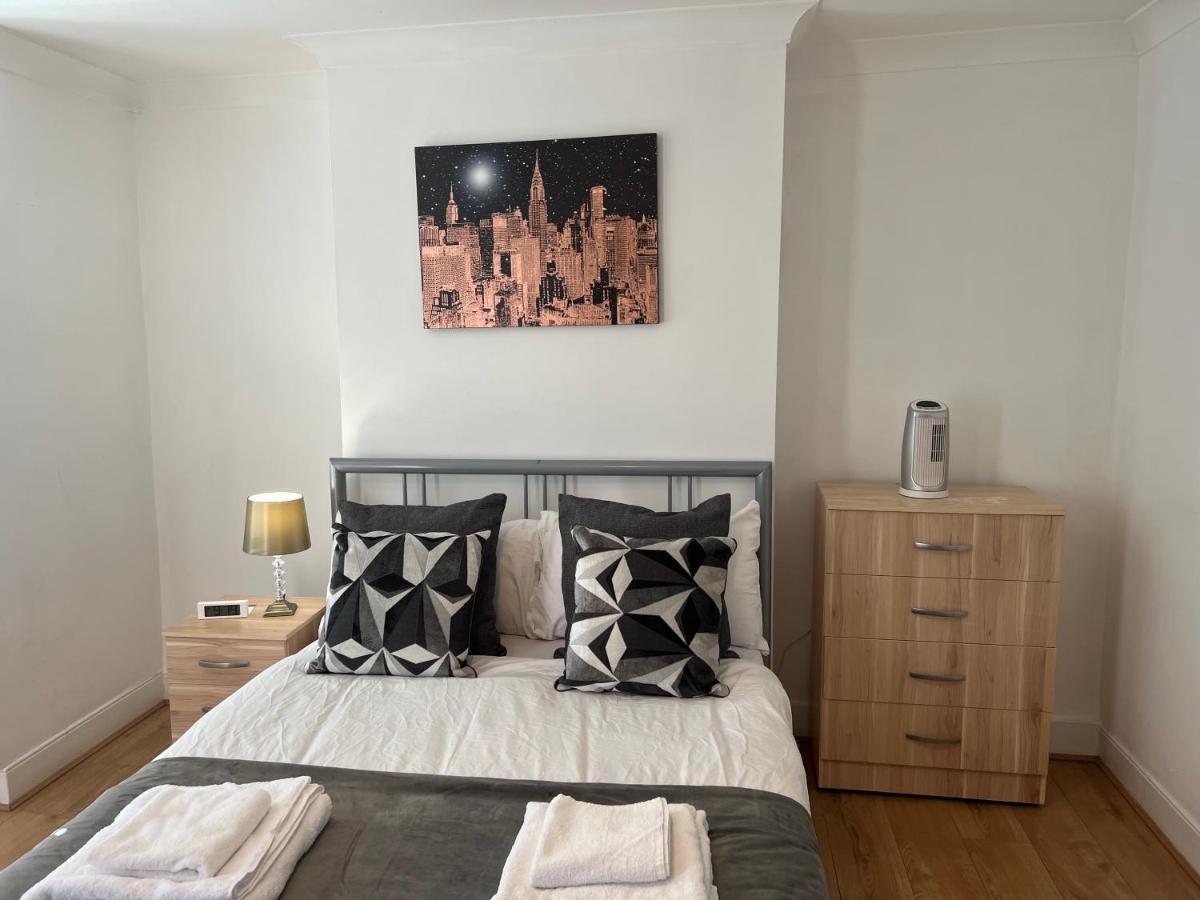Central Stratford Cozy Double Room London Bagian luar foto